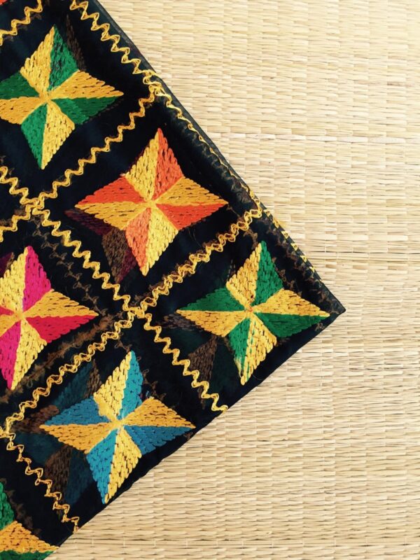 Black phulkari dupatta - Image 2